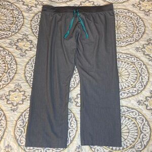 Figs Graphite Livingston Technical Collection Scrubs size 2XL